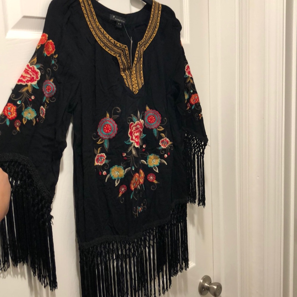 Embroidered tunic! - Picture 1 of 7